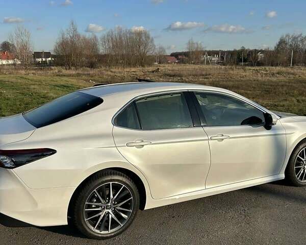 Белый Тойота Камри, объемом двигателя 2.49 л и пробегом 15 тыс. км за 37000 $, фото 23 на Automoto.ua