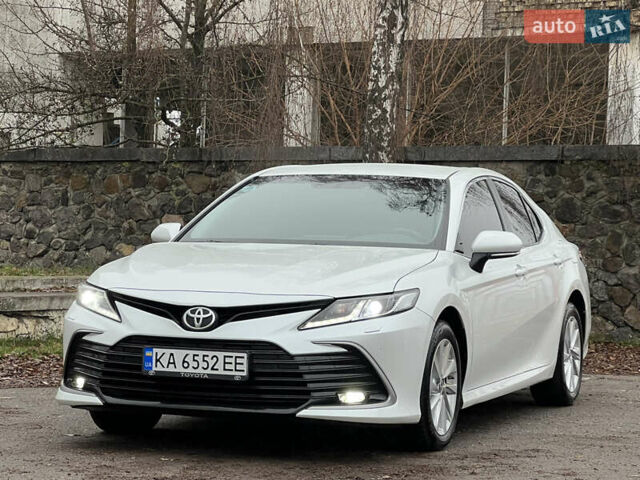 Белый Тойота Камри, объемом двигателя 2.49 л и пробегом 46 тыс. км за 28500 $, фото 3 на Automoto.ua