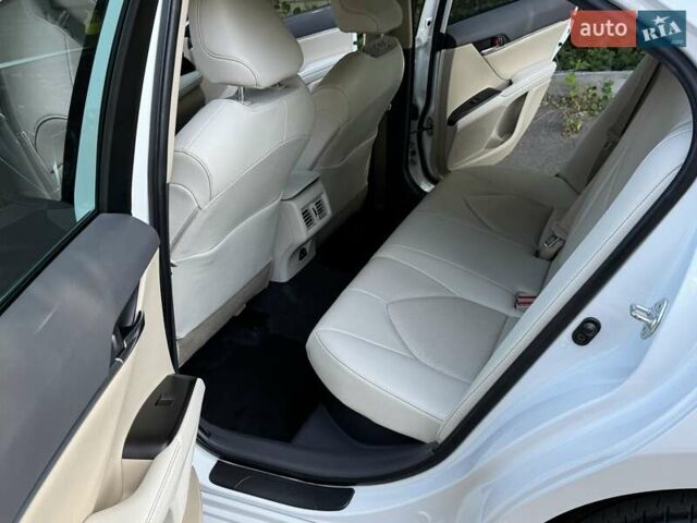 Білий Тойота Камрі, об'ємом двигуна 2.49 л та пробігом 98 тис. км за 31999 $, фото 32 на Automoto.ua