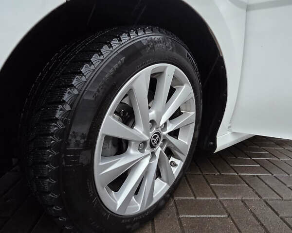 Белый Тойота Камри, объемом двигателя 2.49 л и пробегом 93 тыс. км за 26555 $, фото 22 на Automoto.ua