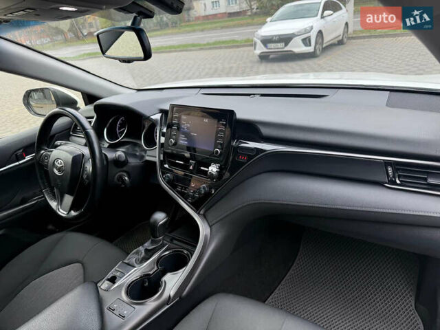 Тойота Камри 2021 в Хмельницком на Automoto.ua Белый Тойота Камри, объемом двигателя 2.49 л и пробегом 68 тыс. км за 22900 $, фото 8 на Automoto.ua