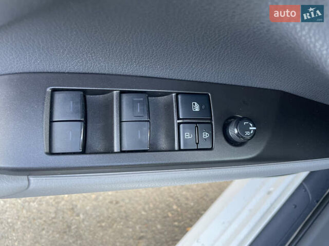 Белый Тойота Камри, объемом двигателя 2.49 л и пробегом 114 тыс. км за 23500 $, фото 37 на Automoto.ua