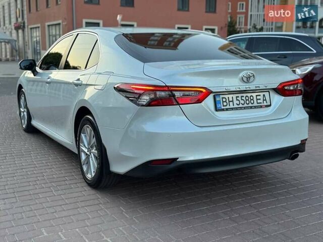 Белый Тойота Камри, объемом двигателя 2.49 л и пробегом 123 тыс. км за 23000 $, фото 9 на Automoto.ua