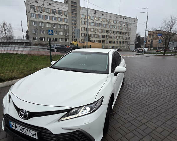Белый Тойота Камри, объемом двигателя 2.49 л и пробегом 93 тыс. км за 26555 $, фото 8 на Automoto.ua