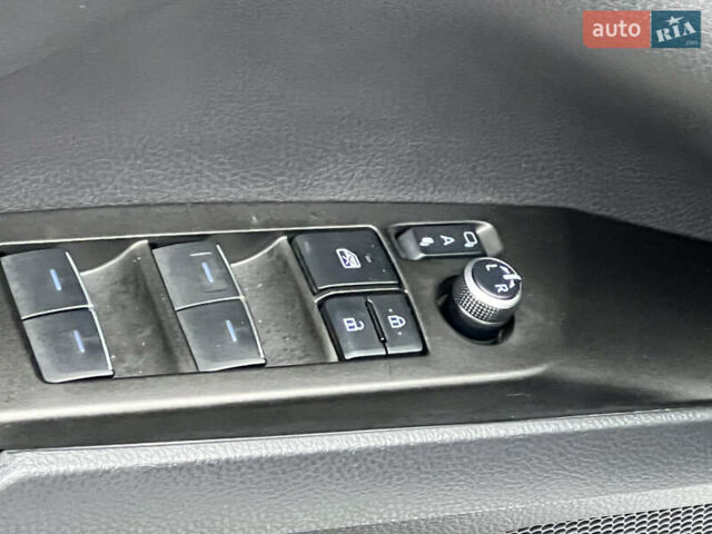 Білий Тойота Камрі, об'ємом двигуна 2.49 л та пробігом 46 тис. км за 27800 $, фото 40 на Automoto.ua