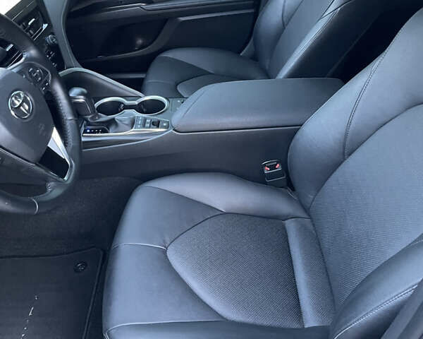 Тойота Камри 2021 в Одессе на Automoto.ua Белый Тойота Камри, объемом двигателя 2.49 л и пробегом 67 тыс. км за 32777 $, фото 5 на Automoto.ua