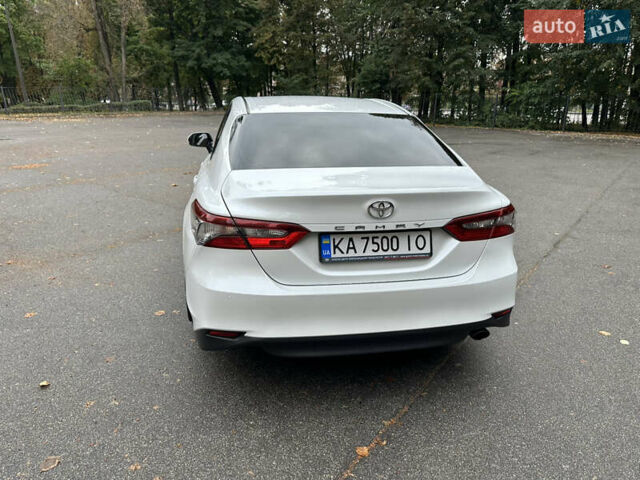 Белый Тойота Камри, объемом двигателя 2.49 л и пробегом 186 тыс. км за 24500 $, фото 7 на Automoto.ua