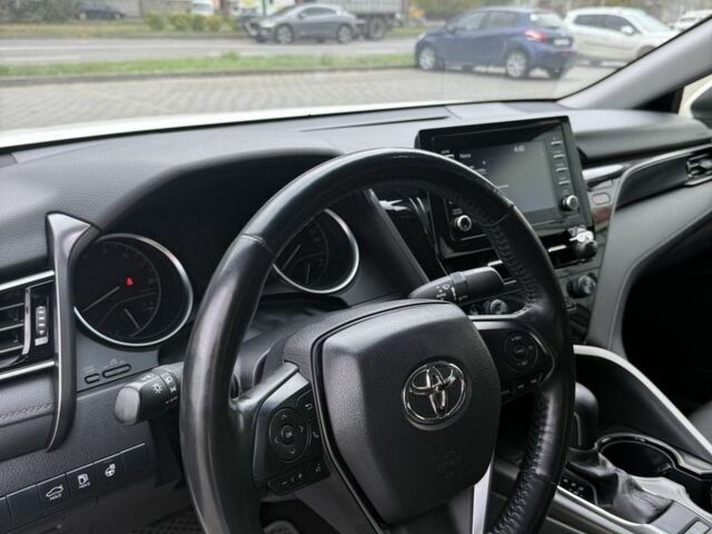 Тойота Камри 2021 в Хмельницком на Automoto.ua Белый Тойота Камри, объемом двигателя 2.5 л и пробегом 68 тыс. км за 22900 $, фото 10 на Automoto.ua