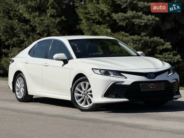 Белый Тойота Камри, объемом двигателя 2.5 л и пробегом 113 тыс. км за 29900 $, фото 3 на Automoto.ua
