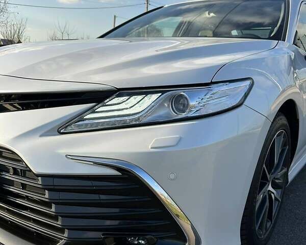 Белый Тойота Камри, объемом двигателя 2.49 л и пробегом 15 тыс. км за 37000 $, фото 30 на Automoto.ua