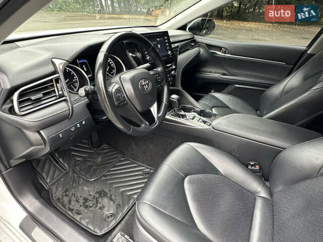 Белый Тойота Камри, объемом двигателя 2.49 л и пробегом 186 тыс. км за 24500 $, фото 24 на Automoto.ua