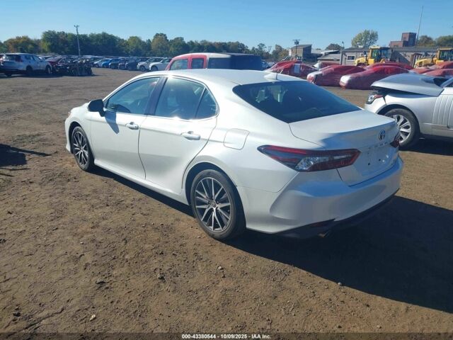 Белый Тойота Камри, объемом двигателя 2.5 л и пробегом 47 тыс. км за 9300 $, фото 2 на Automoto.ua