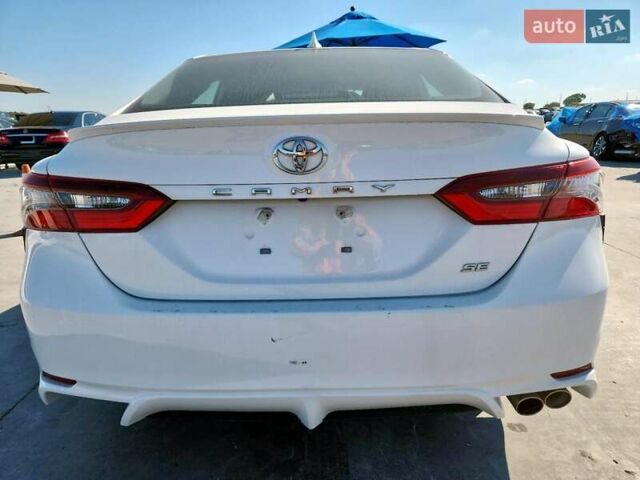 Белый Тойота Камри, объемом двигателя 2.5 л и пробегом 95 тыс. км за 8500 $, фото 5 на Automoto.ua