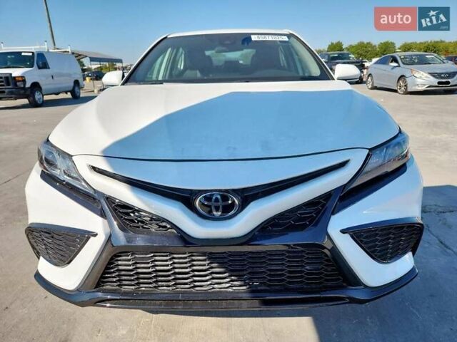 Белый Тойота Камри, объемом двигателя 2.5 л и пробегом 95 тыс. км за 8500 $, фото 4 на Automoto.ua