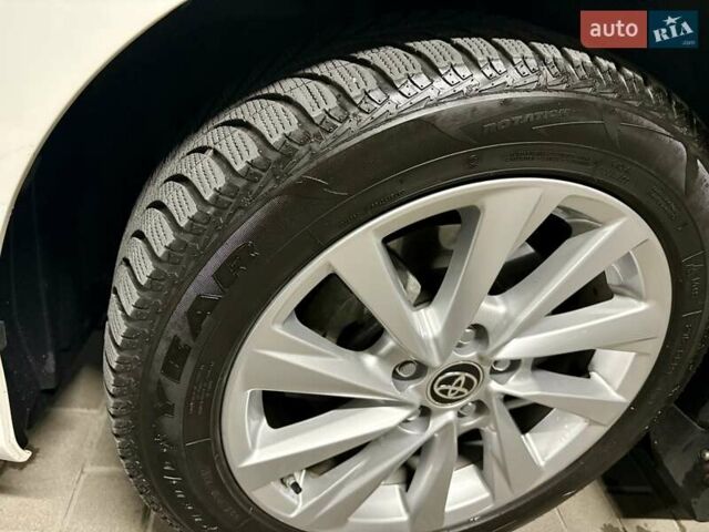 Білий Тойота Камрі, об'ємом двигуна 2.49 л та пробігом 74 тис. км за 28950 $, фото 32 на Automoto.ua