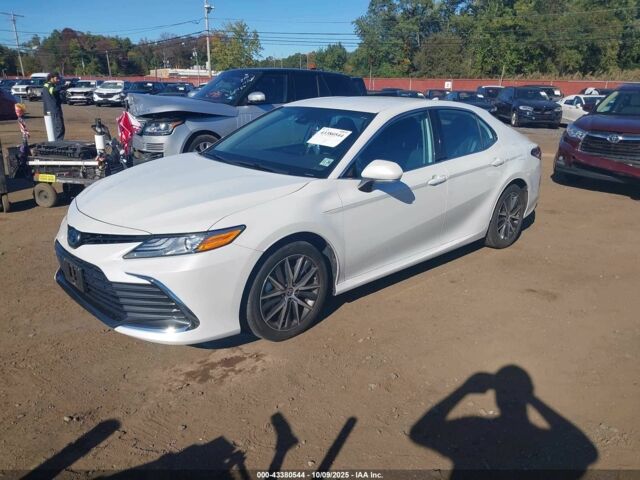 Белый Тойота Камри, объемом двигателя 2.5 л и пробегом 47 тыс. км за 9300 $, фото 1 на Automoto.ua