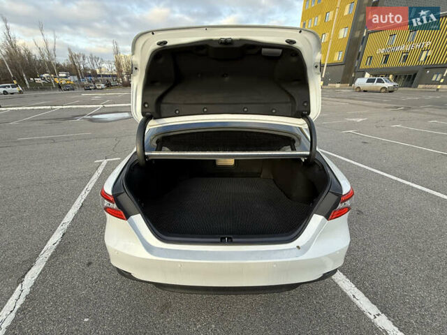 Белый Тойота Камри, объемом двигателя 2.5 л и пробегом 52 тыс. км за 39000 $, фото 37 на Automoto.ua