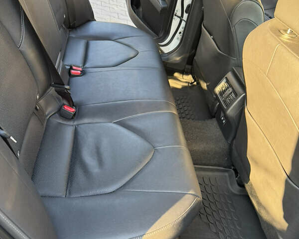 Белый Тойота Камри, объемом двигателя 2.49 л и пробегом 95 тыс. км за 32000 $, фото 17 на Automoto.ua