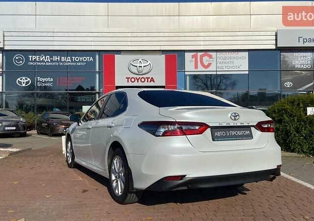 Белый Тойота Камри, объемом двигателя 2.49 л и пробегом 19 тыс. км за 29500 $, фото 1 на Automoto.ua