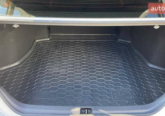 Белый Тойота Камри, объемом двигателя 2.49 л и пробегом 19 тыс. км за 29500 $, фото 9 на Automoto.ua