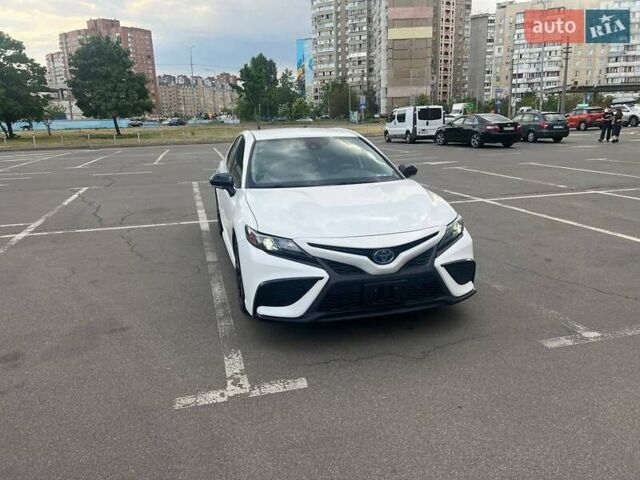 Белый Тойота Камри, объемом двигателя 2.49 л и пробегом 29 тыс. км за 28000 $, фото 4 на Automoto.ua