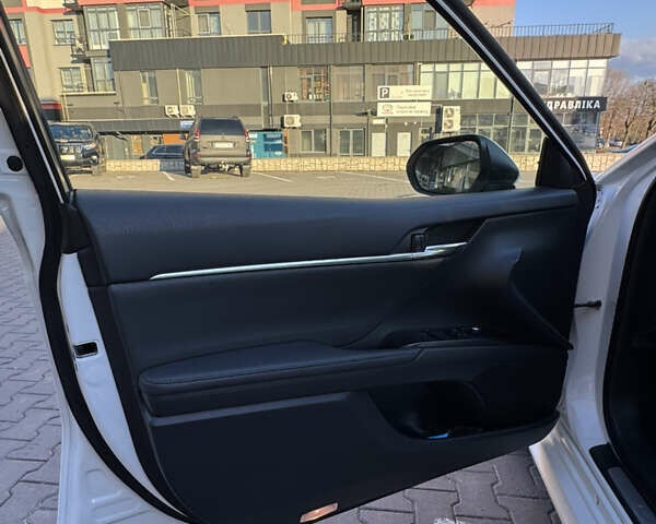 Белый Тойота Камри, объемом двигателя 2.49 л и пробегом 95 тыс. км за 32000 $, фото 8 на Automoto.ua