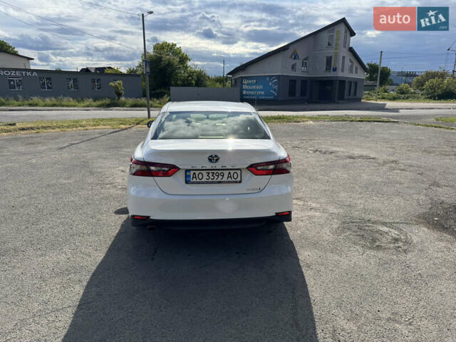 Белый Тойота Камри, объемом двигателя 2.49 л и пробегом 38 тыс. км за 35000 $, фото 2 на Automoto.ua