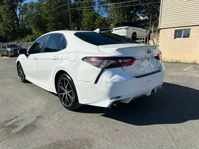 Белый Тойота Камри, объемом двигателя 0 л и пробегом 10 тыс. км за 19800 $, фото 1 на Automoto.ua