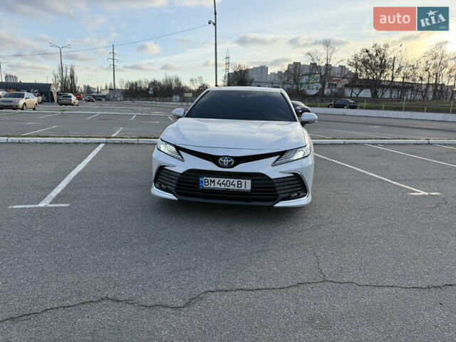 Белый Тойота Камри, объемом двигателя 2.5 л и пробегом 52 тыс. км за 39000 $, фото 1 на Automoto.ua