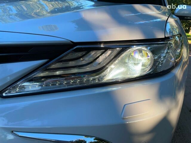 Тойота Камрі 2022 у Києві на Automoto.ua Білий Тойота Камрі, об'ємом двигуна 2.5 л та пробігом 51 тис. км за 39590 $, фото 44 на Automoto.ua