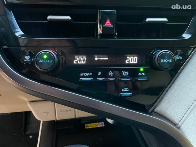 Тойота Камрі 2022 у Києві на Automoto.ua Білий Тойота Камрі, об'ємом двигуна 2.5 л та пробігом 51 тис. км за 39590 $, фото 33 на Automoto.ua