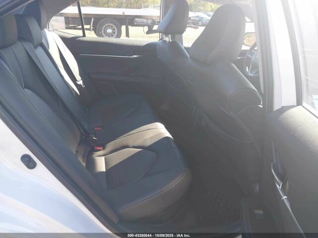 Белый Тойота Камри, объемом двигателя 2.5 л и пробегом 47 тыс. км за 9300 $, фото 4 на Automoto.ua