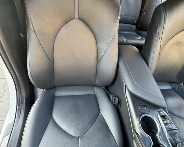 Белый Тойота Камри, объемом двигателя 2.49 л и пробегом 95 тыс. км за 32000 $, фото 20 на Automoto.ua