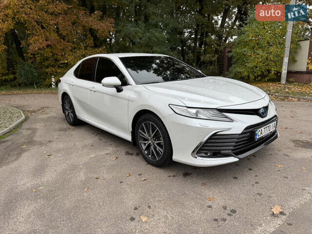 Тойота Камрі 2022 у Києві на Automoto.ua Білий Тойота Камрі, об'ємом двигуна 2.49 л та пробігом 57 тис. км за 34800 $, фото 2 на Automoto.ua