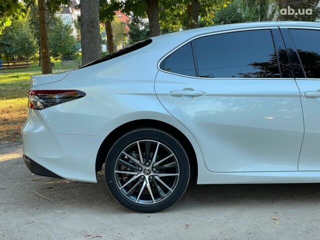 Тойота Камрі 2022 у Києві на Automoto.ua Білий Тойота Камрі, об'ємом двигуна 2.5 л та пробігом 51 тис. км за 39590 $, фото 7 на Automoto.ua