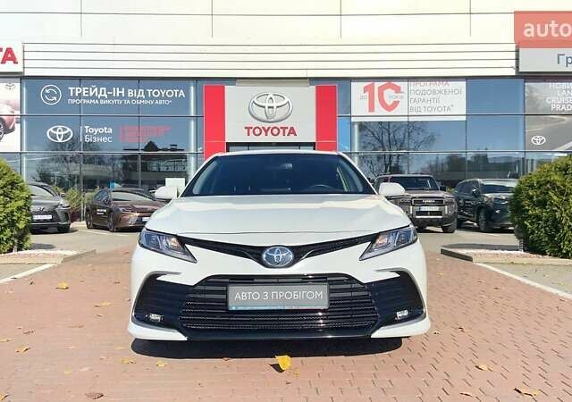 Белый Тойота Камри, объемом двигателя 2.49 л и пробегом 19 тыс. км за 29500 $, фото 4 на Automoto.ua