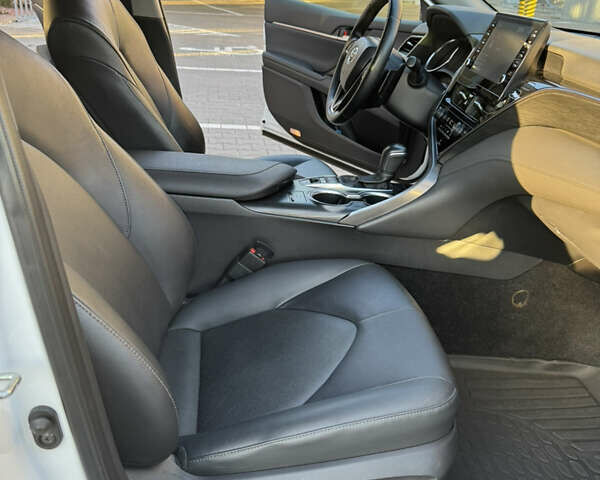 Белый Тойота Камри, объемом двигателя 2.49 л и пробегом 95 тыс. км за 32000 $, фото 19 на Automoto.ua