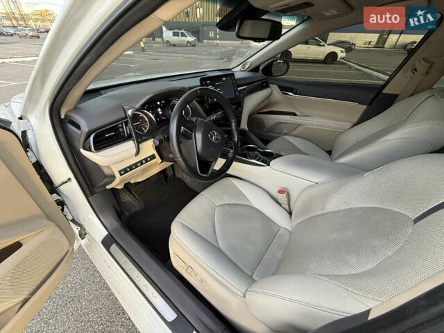 Белый Тойота Камри, объемом двигателя 2.5 л и пробегом 52 тыс. км за 39000 $, фото 35 на Automoto.ua