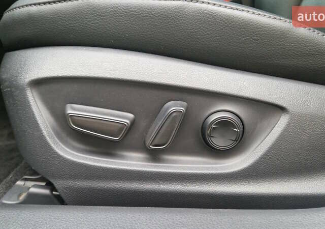 Білий Тойота Камрі, об'ємом двигуна 2.49 л та пробігом 30 тис. км за 34449 $, фото 12 на Automoto.ua