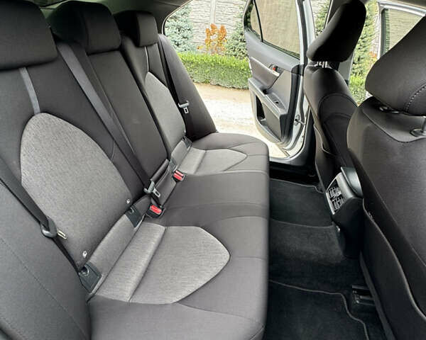 Білий Тойота Камрі, об'ємом двигуна 2.49 л та пробігом 15 тис. км за 31500 $, фото 4 на Automoto.ua