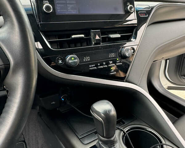 Білий Тойота Камрі, об'ємом двигуна 2.49 л та пробігом 15 тис. км за 31500 $, фото 8 на Automoto.ua