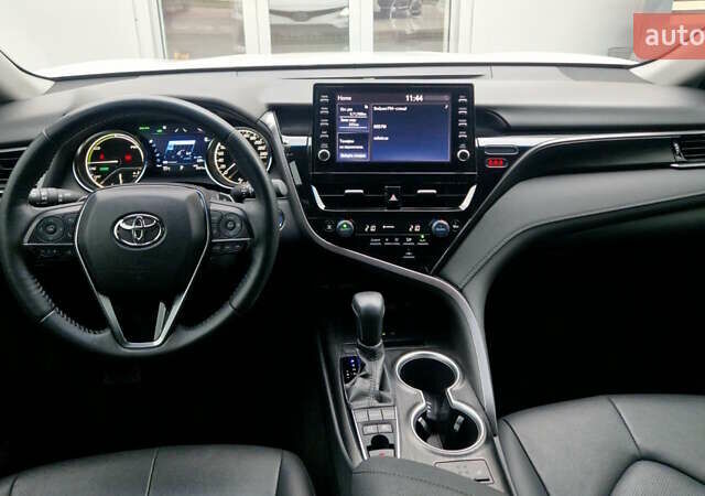 Білий Тойота Камрі, об'ємом двигуна 2.49 л та пробігом 30 тис. км за 34449 $, фото 7 на Automoto.ua