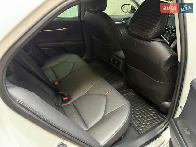 Белый Тойота Камри, объемом двигателя 2.49 л и пробегом 22 тыс. км за 41000 $, фото 11 на Automoto.ua