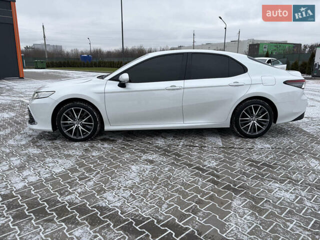 Белый Тойота Камри, объемом двигателя 2.49 л и пробегом 33 тыс. км за 38500 $, фото 1 на Automoto.ua