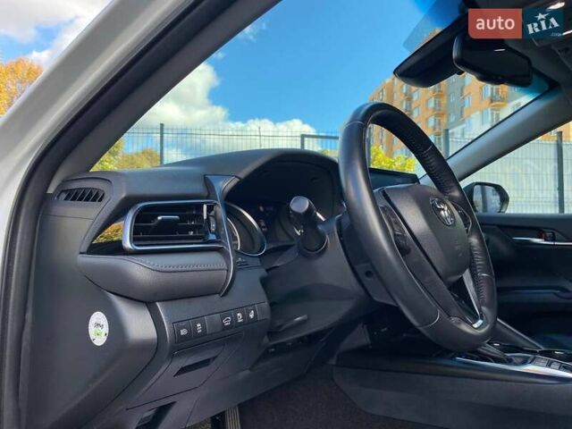 Белый Тойота Камри, объемом двигателя 2.49 л и пробегом 60 тыс. км за 36500 $, фото 10 на Automoto.ua