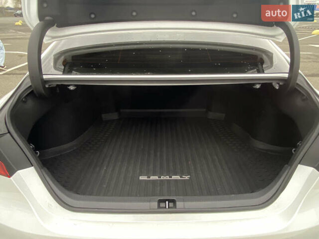 Белый Тойота Камри, объемом двигателя 2.49 л и пробегом 29 тыс. км за 31500 $, фото 13 на Automoto.ua