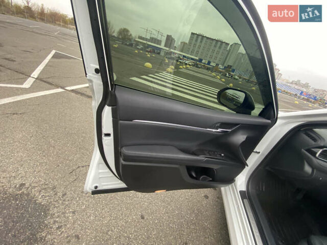 Белый Тойота Камри, объемом двигателя 2.49 л и пробегом 29 тыс. км за 31500 $, фото 15 на Automoto.ua