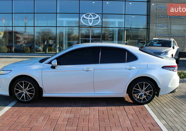 Белый Тойота Камри, объемом двигателя 2.49 л и пробегом 23 тыс. км за 39500 $, фото 13 на Automoto.ua