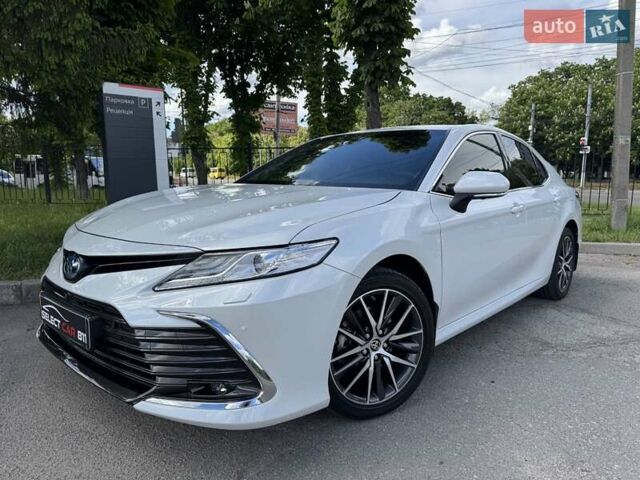 Белый Тойота Камри, объемом двигателя 2.49 л и пробегом 19 тыс. км за 41000 $, фото 2 на Automoto.ua