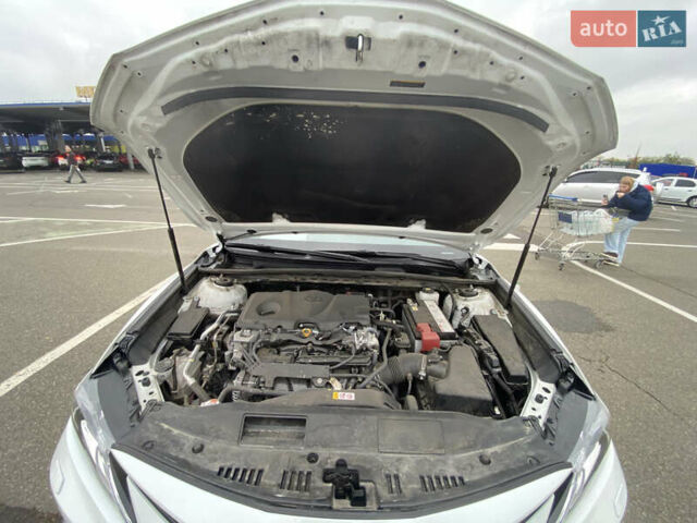 Белый Тойота Камри, объемом двигателя 2.49 л и пробегом 29 тыс. км за 31500 $, фото 9 на Automoto.ua